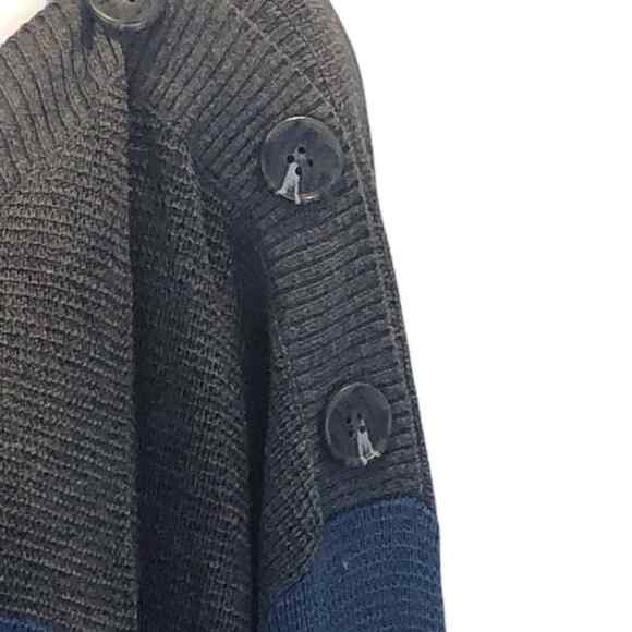 Vince Camuto Women’s Small Sweater Gray Blue Striped Thermal Button Shoulder - Picture 5 of 12